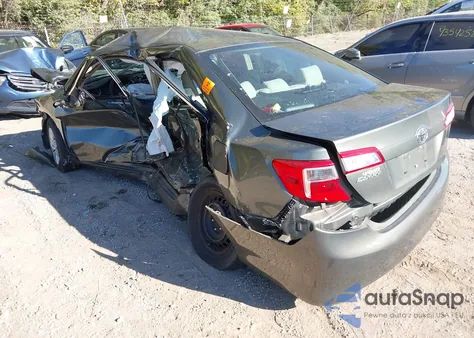 2014 Toyota Camry L z USA, uszkodzony, nr VIN 4T1BF1FKXEU846668